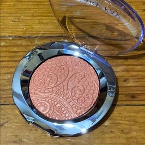 Mary Kay LE Lace Coral Highlighter